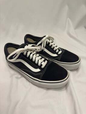 Vans Old Skool Classic Black and White Suede/Canvas Low Top Sneakers